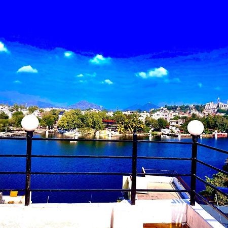 The New Lake Front Bed and Breakfast Udaipur Eksteriør billede