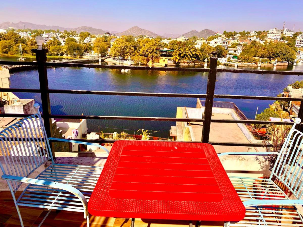 The New Lake Front Bed and Breakfast Udaipur Eksteriør billede